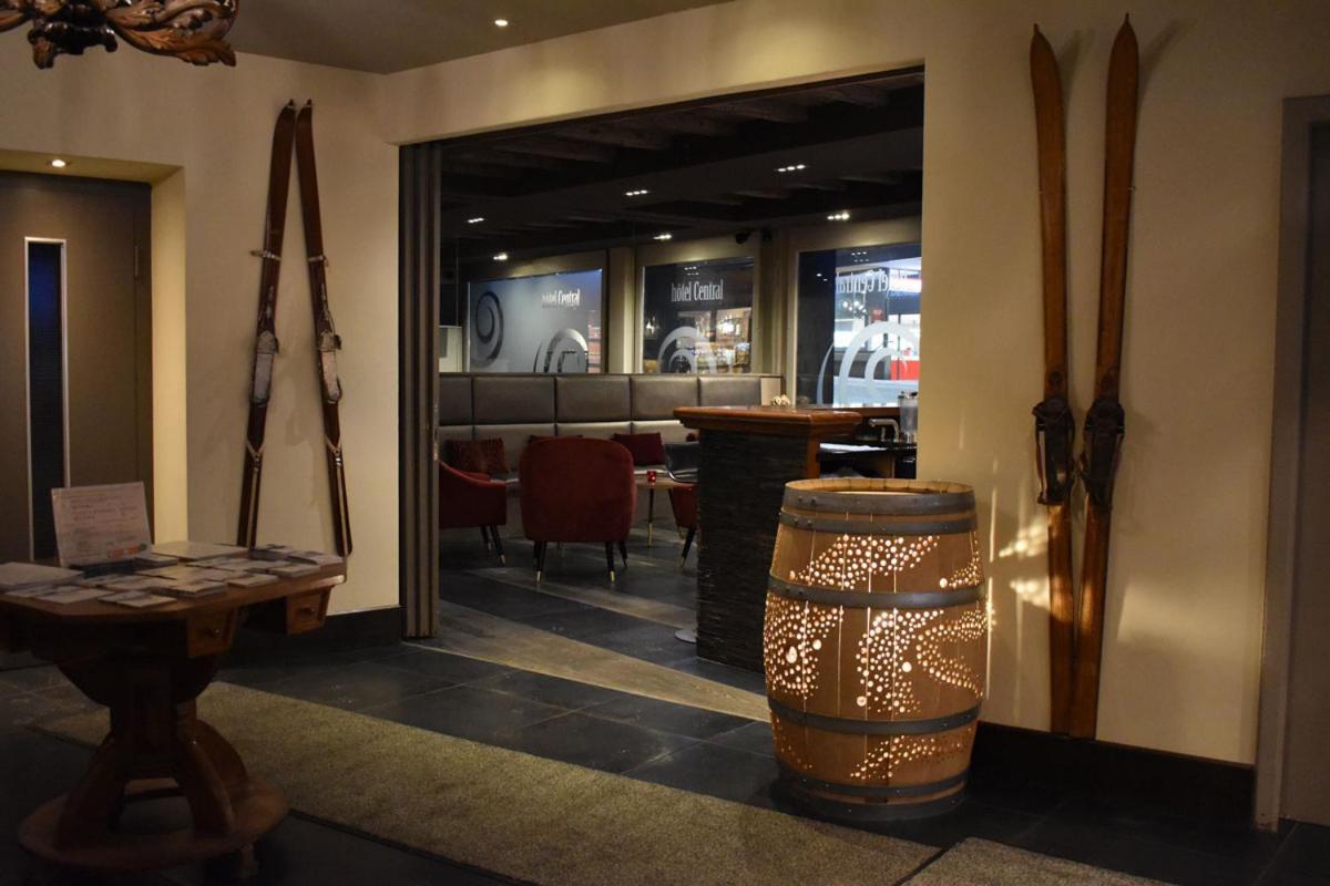 Hotel Central, Spa & Lounge Bar ครองส์มอนตานา ภายนอก รูปภาพ