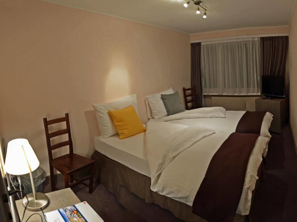 Hotel Central, Spa & Lounge Bar ครองส์มอนตานา ภายนอก รูปภาพ